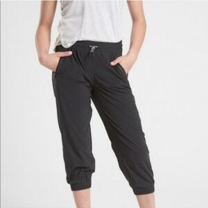 Athleta Girl Discovery Camp Capri Jogger